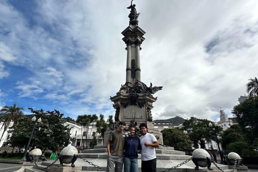 PRIVATE City Tour: Quito Colonial, Half the World and Cable Car 2