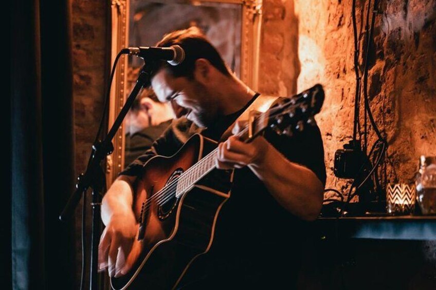 Wednesday Night Live Music and Cocktails Ticket in Kontakt Bar 1