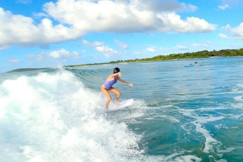 Surf lessons Guadeloupe beginners intermediate confirmed 2