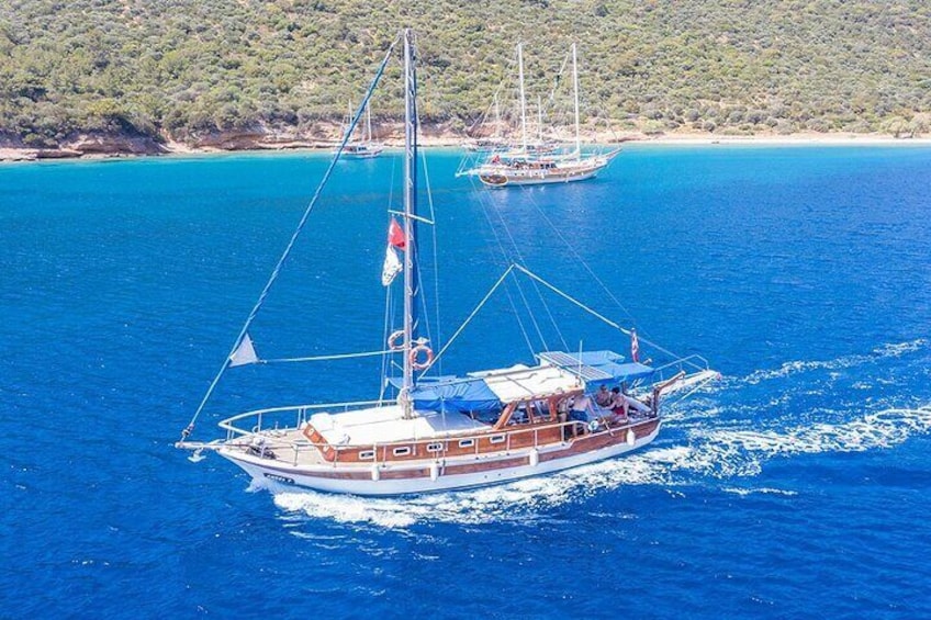 Private 6-Hour Boat Tour with Lunch in Bodrum Bays 5