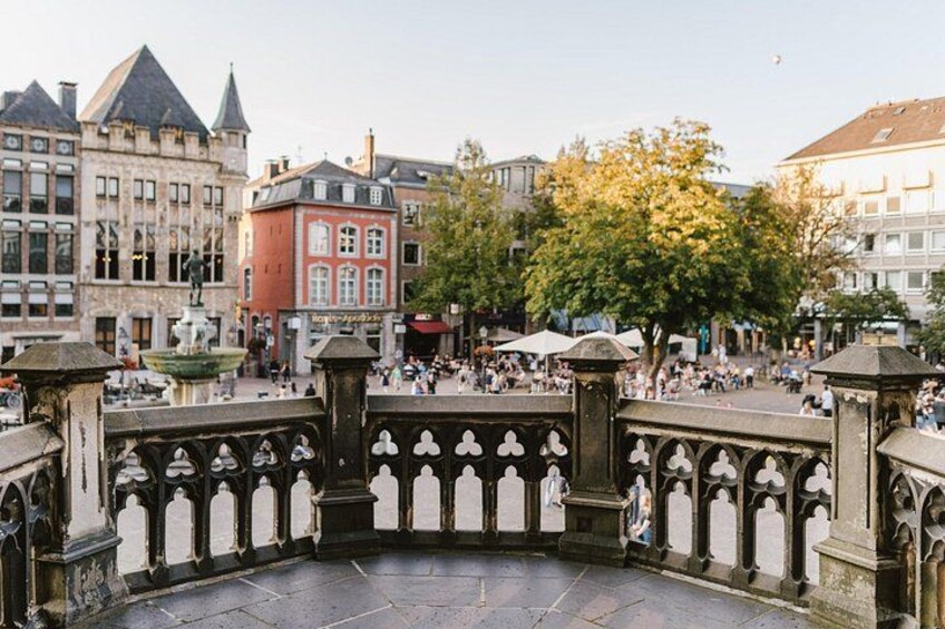 Marktplatz von Rathaustreppen (c) Hannah Gatzweiler 3