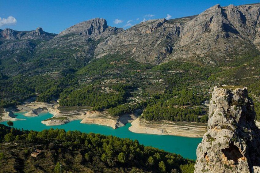 Half-Day Private Guided Tour in Guadalest by Luxury car 1