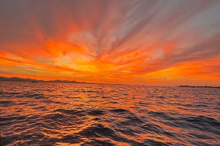 Zadar: Romantic Luxury Sunset Boat Tour with Aperol Spritz 3
