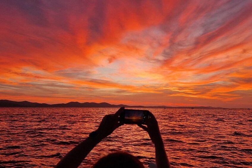Zadar: Romantic Luxury Sunset Boat Tour with Aperol Spritz 2
