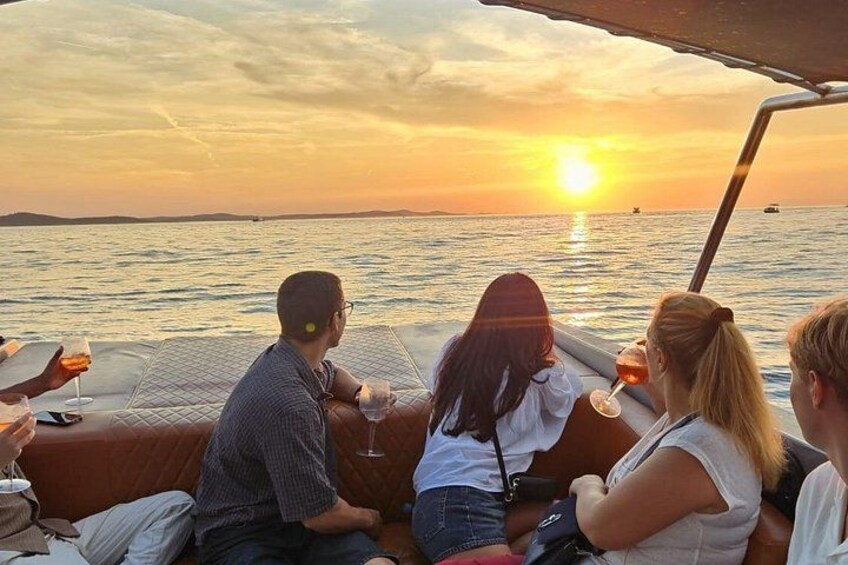 Zadar: Romantic Luxury Sunset Boat Tour with Aperol Spritz 4