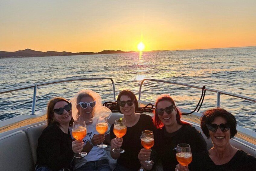 Zadar: Romantic Luxury Sunset Boat Tour with Aperol Spritz 3