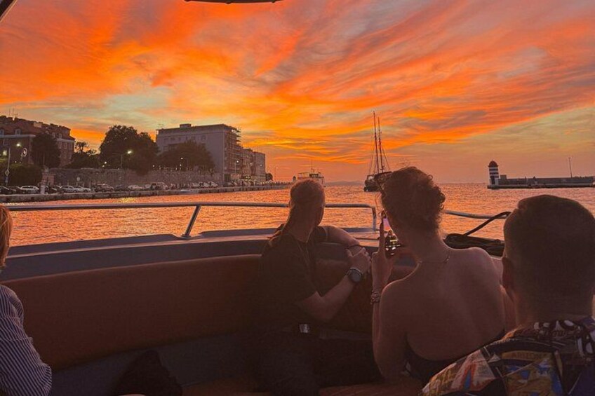 Zadar: Romantic Luxury Sunset Boat Tour with Aperol Spritz 4