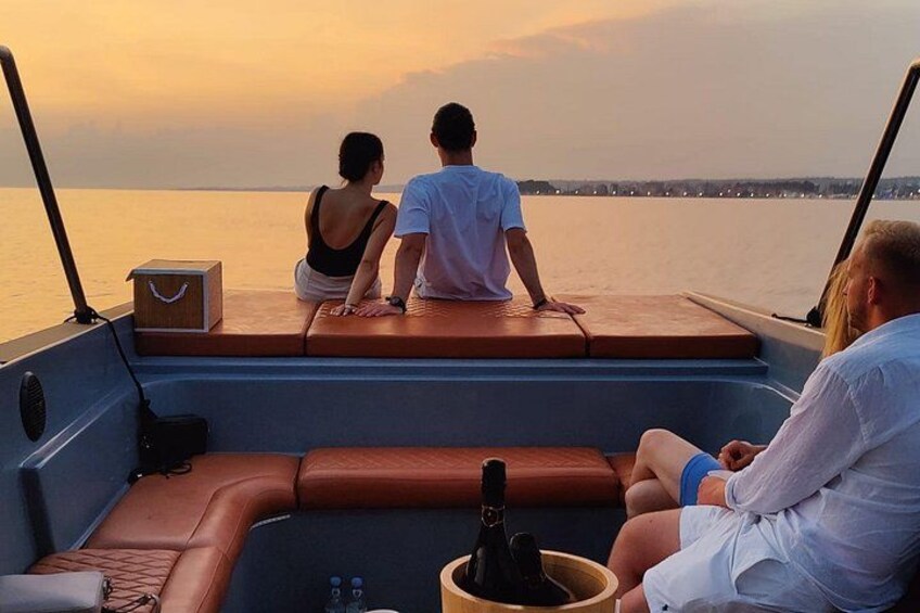 Zadar: Romantic Luxury Sunset Boat Tour with Aperol Spritz 3