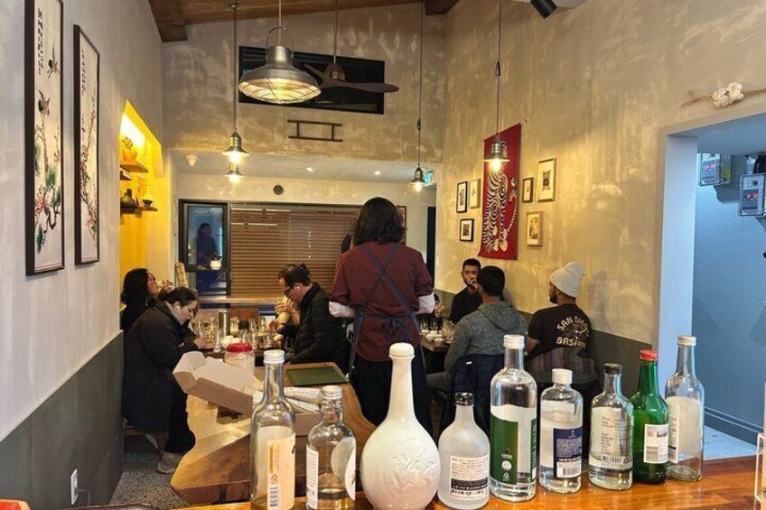 Traditional Soju Class and Makgeolli Tasting in Seoul 3