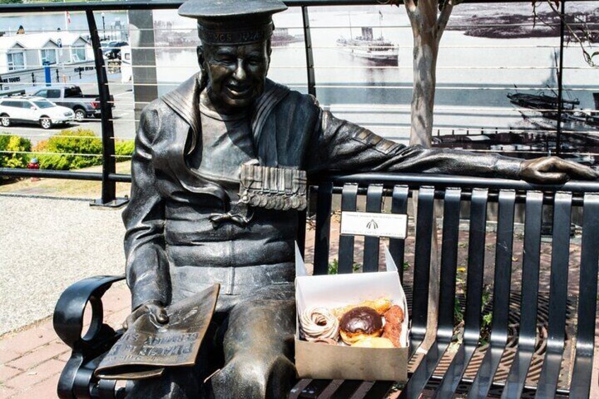 Victoria Scenic Downtown Donut Tour with Guide