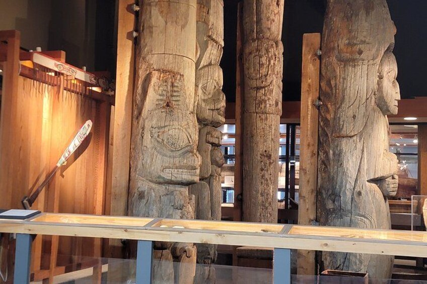 2 1/2 Hour Private Tour with locals ( Price up to 5) 4