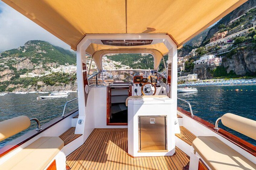 Capri Private Tour by Gozzo Boat with Drinks from Amalfi 2