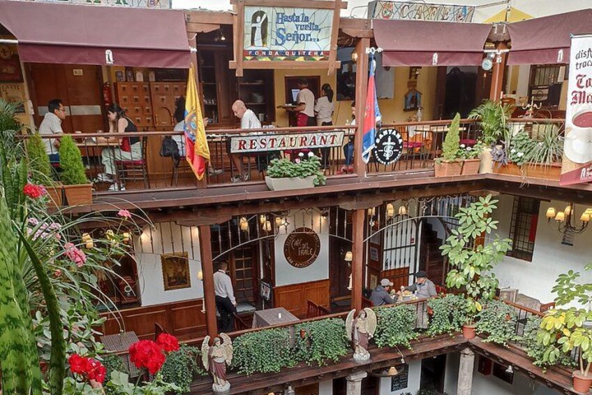 Full Private Tour of the Historic Center + Middle of the World 3