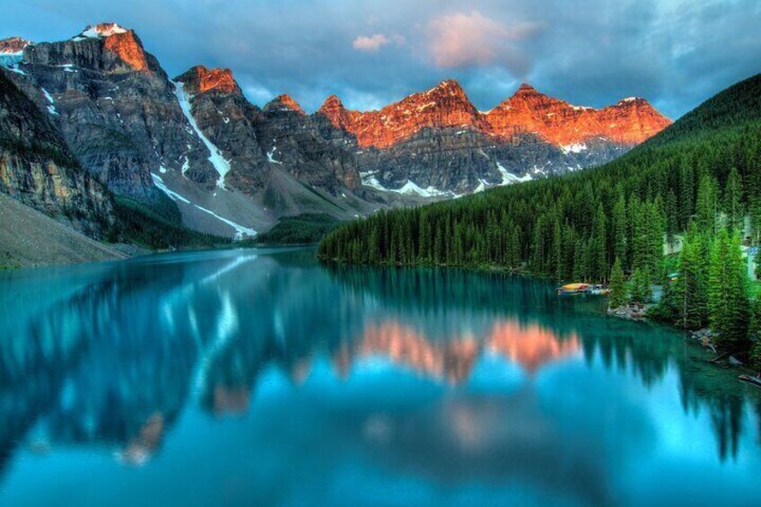 Full Day Private Tour of Moraine Lake & Banff from Calgary