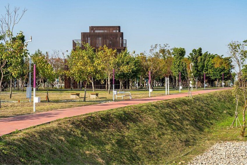 Taichung Private Custom Walking Tour with A Guide 4