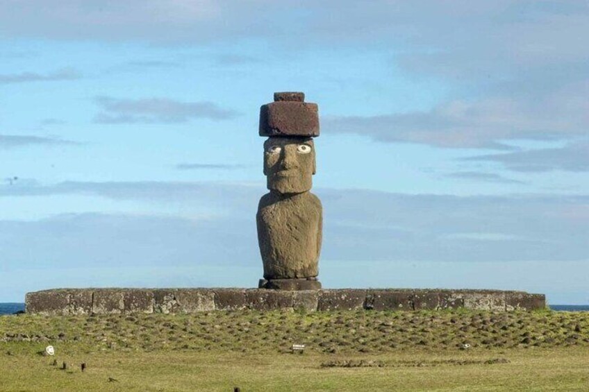 Tahai has the only moai with its eyes restored.