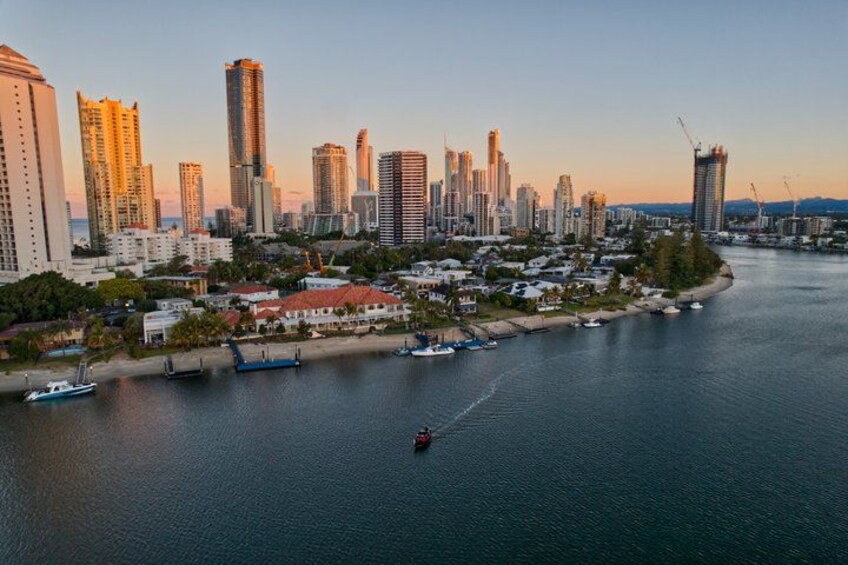 Luxury Private Gondola Cruise in Surfers Paradise with Wine 5