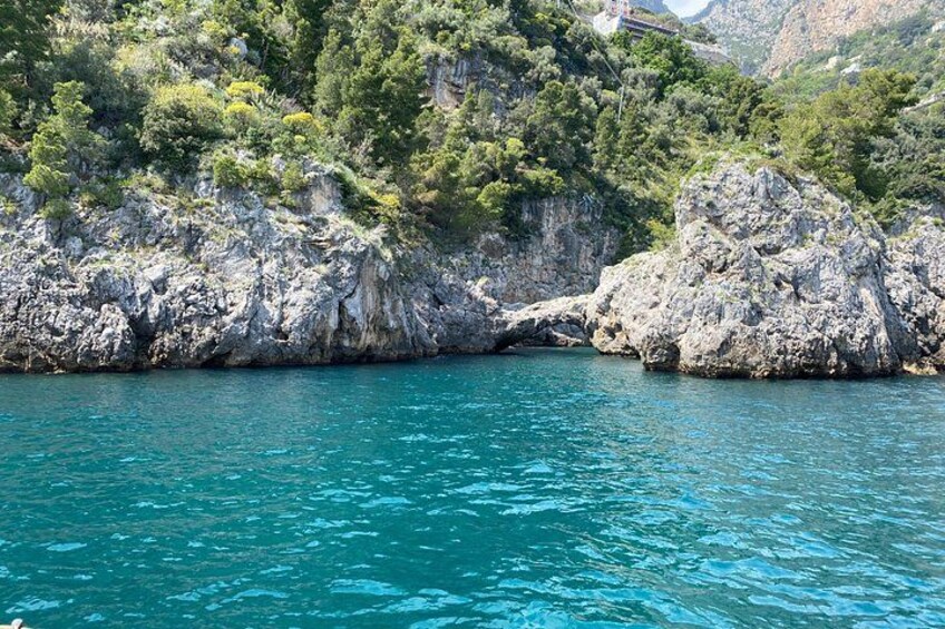 Boat tour of the Amalfi Coast with Aperitif 1