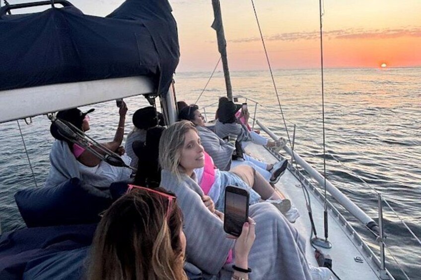 Port : Charm Cruise 7 Bridges with Port, Sunset option 5