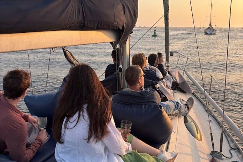 Port : Charm Cruise 7 Bridges with Port, Sunset option 3