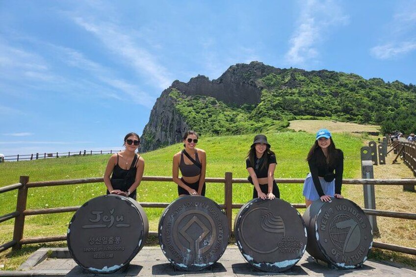 Jeju Mt. Hallasan hiking & Oreum Volcanic Cone Day TOUR 2