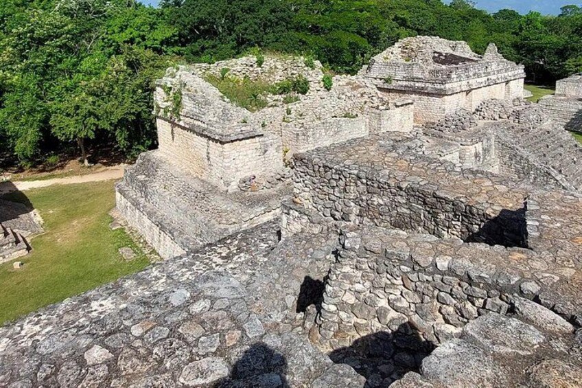Private guide service in the archaeological zone of Ek Balam 2