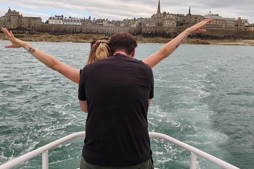 One hour boat trip with a local (Commented FR & EN) 5