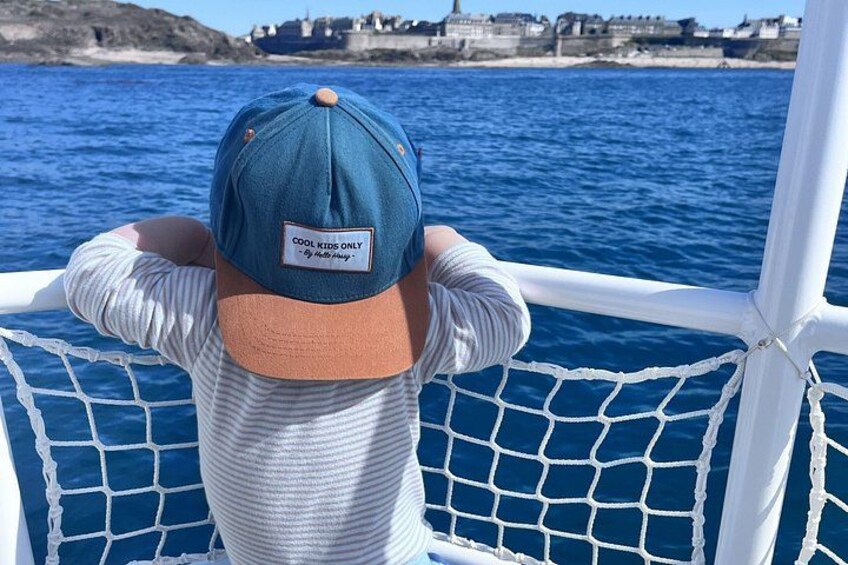One hour boat trip with a local (Commented FR & EN) 3