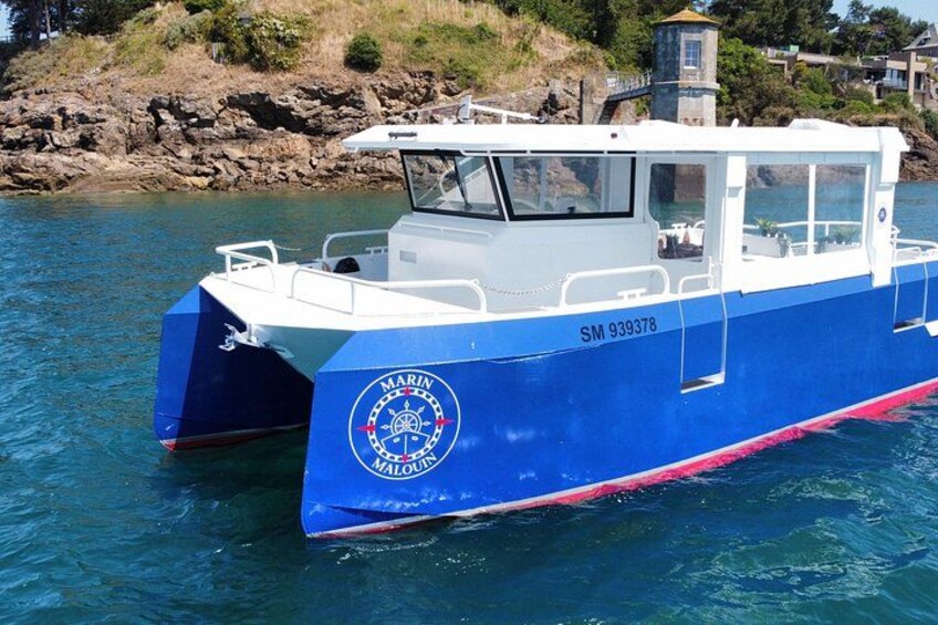 One hour boat trip with a local (Commented FR & EN) 2