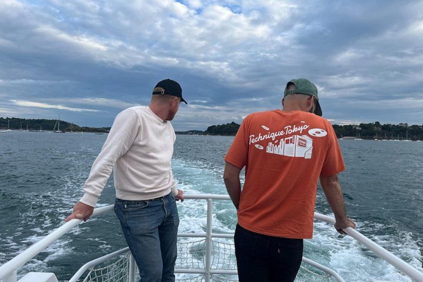 One hour boat trip with a local (Commented FR & EN) 2