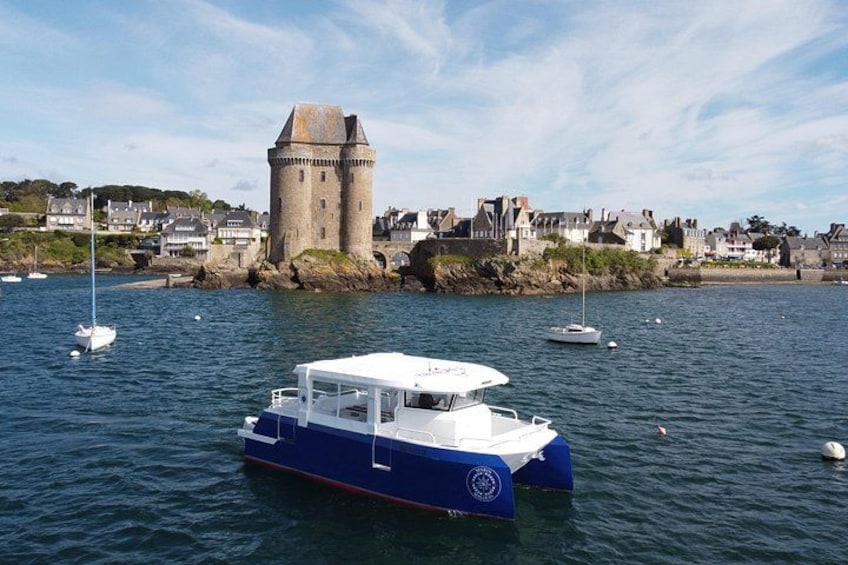 One hour boat trip with a local (Commented FR & EN) 3