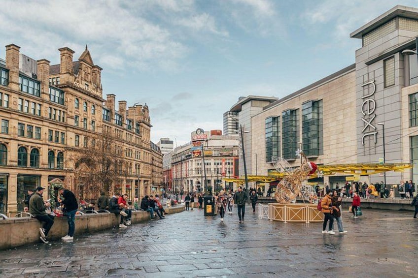 Manchester Private Custom Walking Tour with A Guide 4