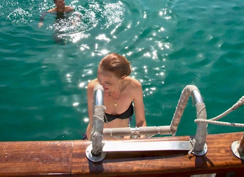 Picture 2 for Activity Marseille: Calanques Boat Tour with Swimming, Buffet & Wine 4