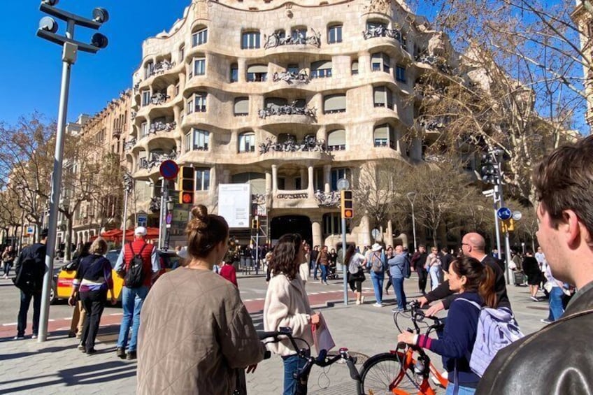 Barcelona Gaudi Bike Tour: Modernist Highlights by Bike or E-Bike 2