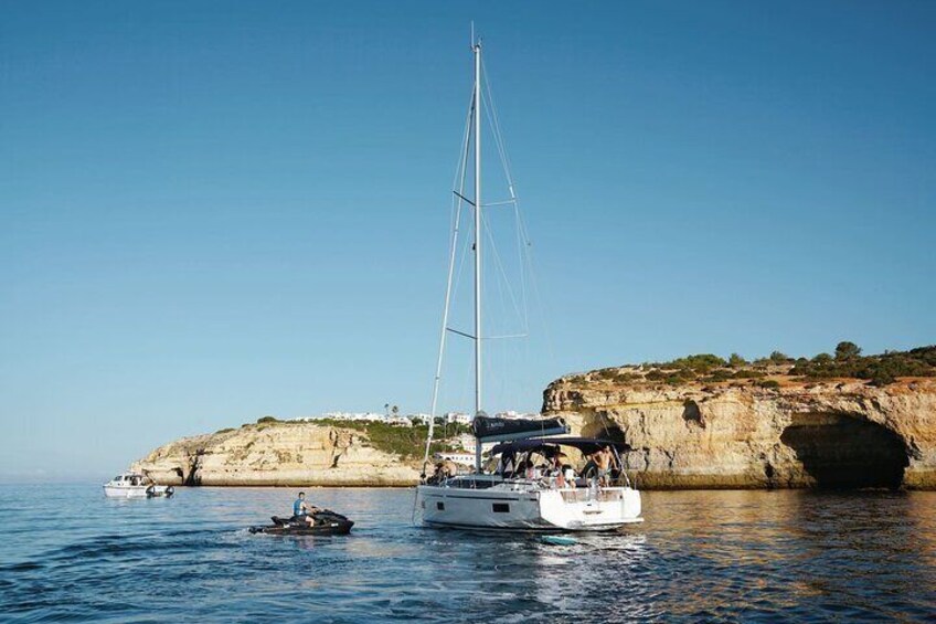 3h30 Half day Luxury Sail-Yacht cruise + Anchored Chill Out Stop