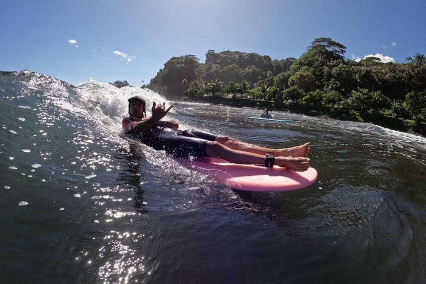 SURF TAHITI Bites & Waves – Surf experience with every bite 1