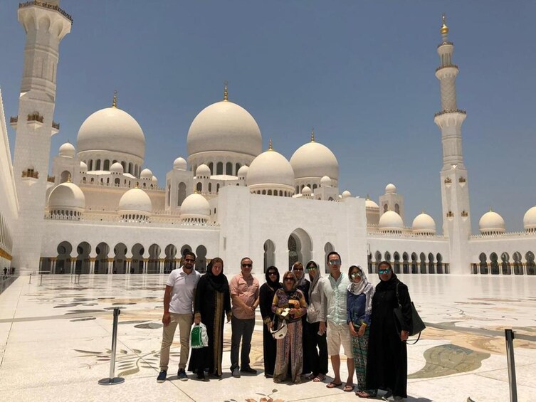 Abu Dhabi Mosque & Sea World Tour From Dubai 5