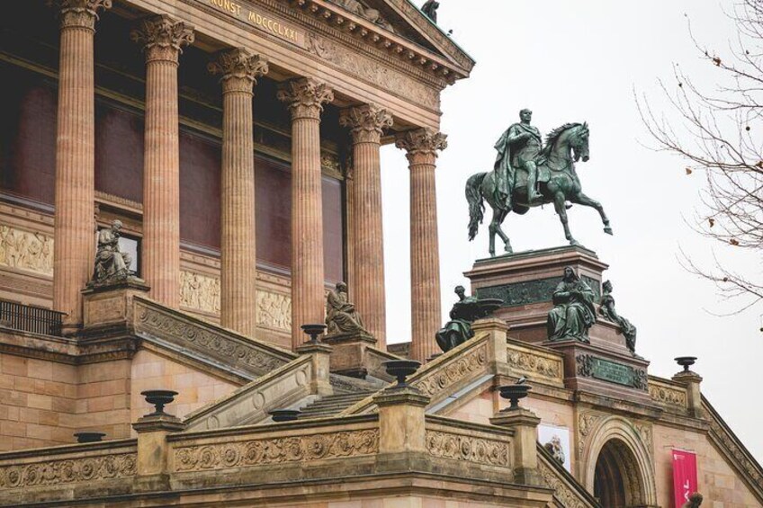 Skip-the-line Pergamon Museum and Berlin Cathedral Tour