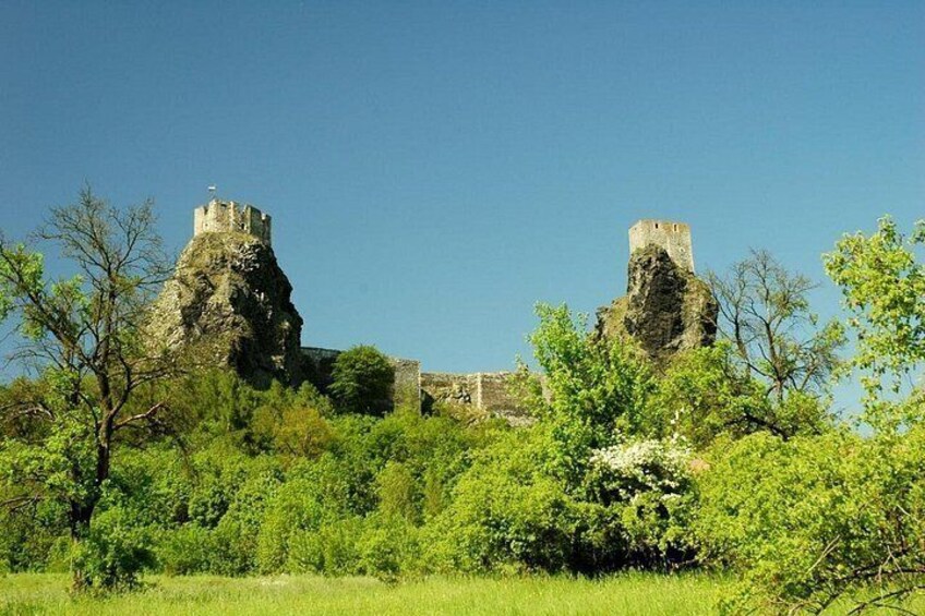 Trosky Castle ruins 5