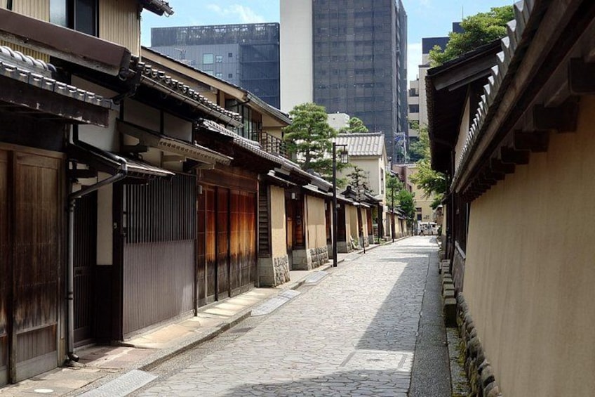 Full-Day Tour from Kanazawa: Samurai, Matcha, Gardens and Geisha 5