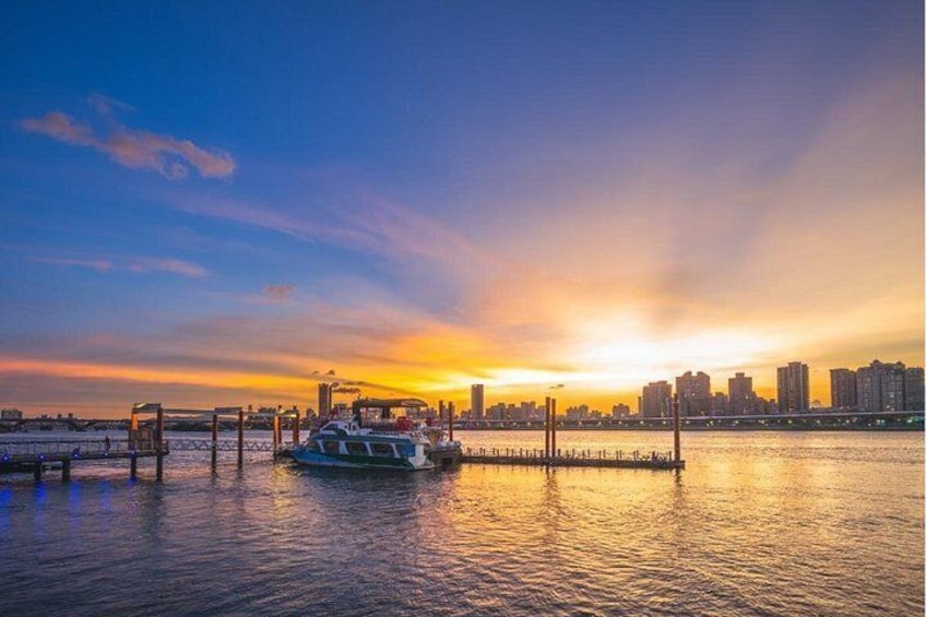 2-Hour Private Dadaocheng Walking Tour 2