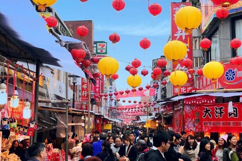 2-Hour Private Dadaocheng Walking Tour 3