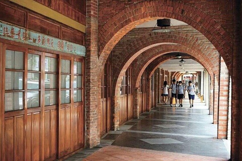 2-Hour Private Longshan Temple Walking Tour 5