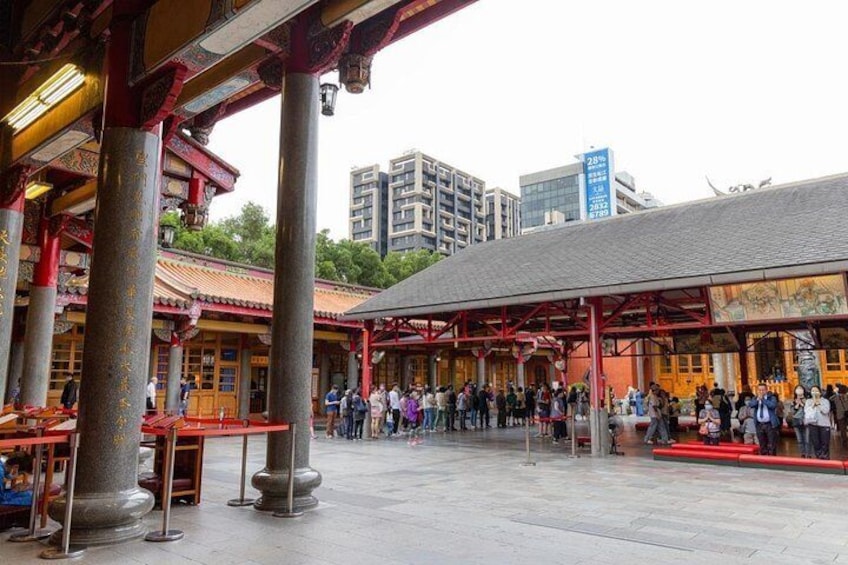 2-Hour Vegetarian Private Walking Tour - Xingtian Temple 2
