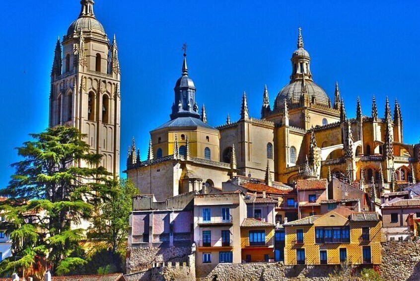 Private Walking Tour Old Town including Castle in Segovia