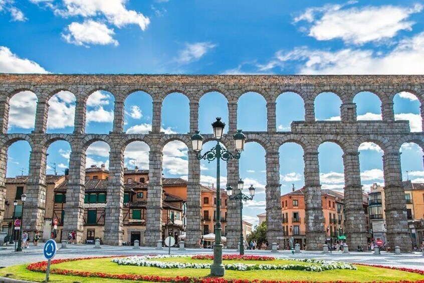 Private Walking Tour Old Town including Castle in Segovia