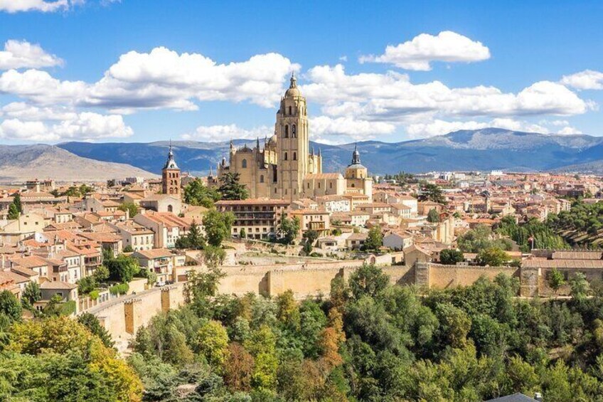 Private Walking Tour Old Town including Castle in Segovia