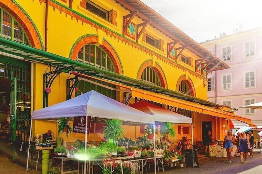 Wander in the fruit and vegetable market and discover specialties of Menton 5