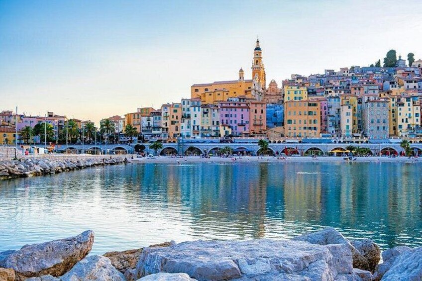Discover Menton throughout a varied culinary experience inspired by both Provençal and Italian cuisines! 1