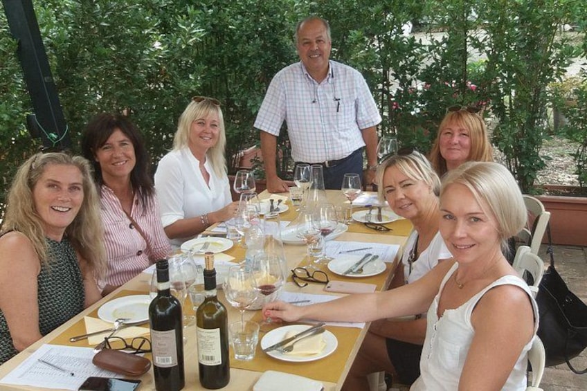 Private Tour in San Gimignano and Chianti Day Trip from Florence 1